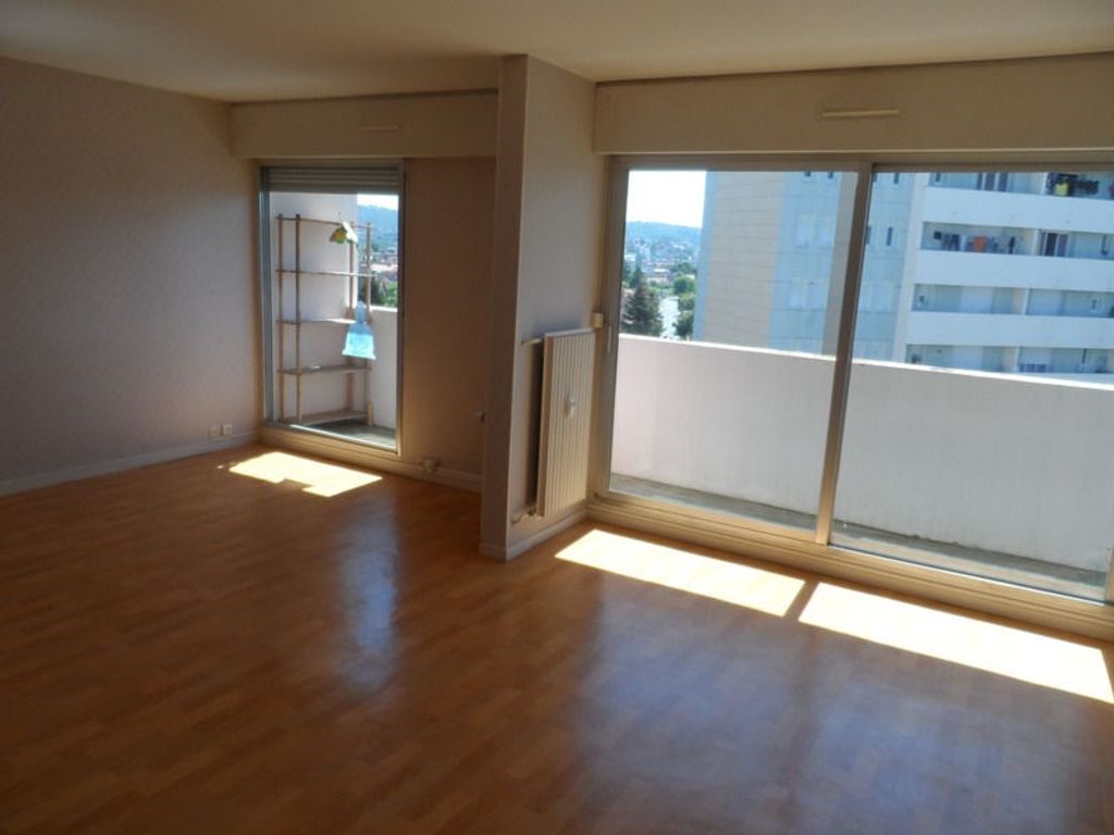 Achat appartement à vendre 5 pièces 85 m² - Montluçon