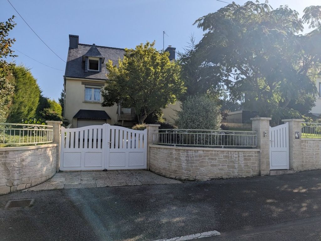 Achat maison à vendre 5 chambres 133 m² - Locmalo