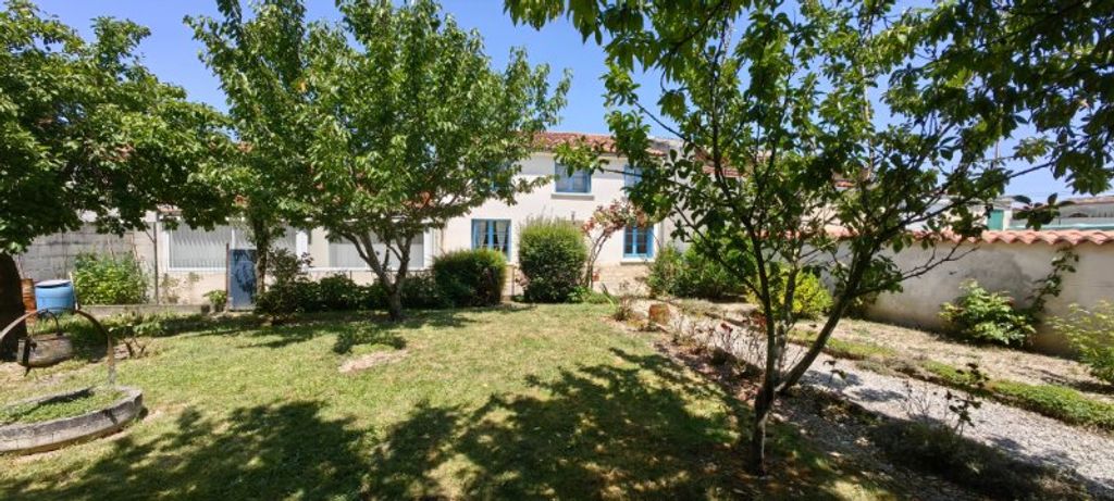 Achat maison à vendre 4 chambres 119 m² - Poursay-Garnaud