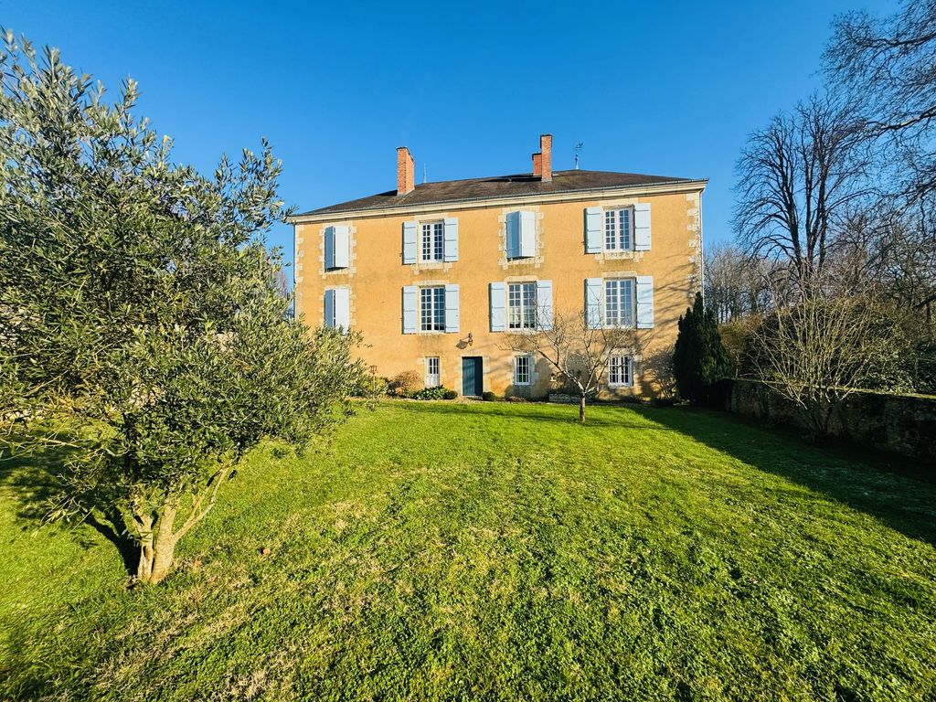 Achat maison à vendre 5 chambres 380 m² - Château-Larcher
