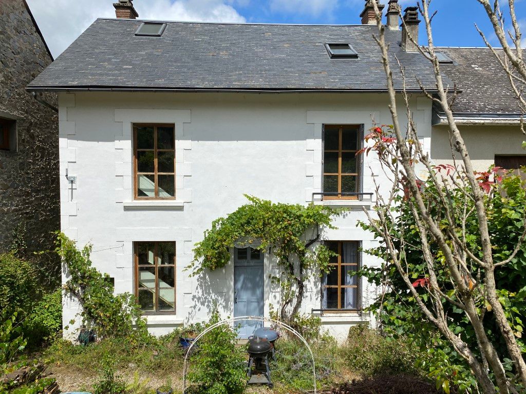 Achat maison à vendre 3 chambres 140 m² - Châteauneuf-la-Forêt