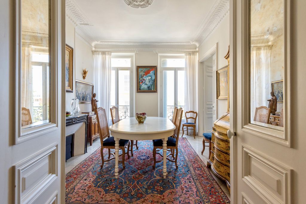 Achat appartement à vendre 5 pièces 122 m² - Hyères