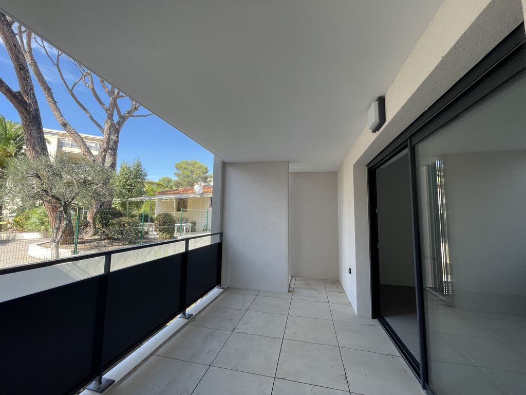 Achat appartement à vendre 2 pièces 60 m² - Saint-Raphaël
