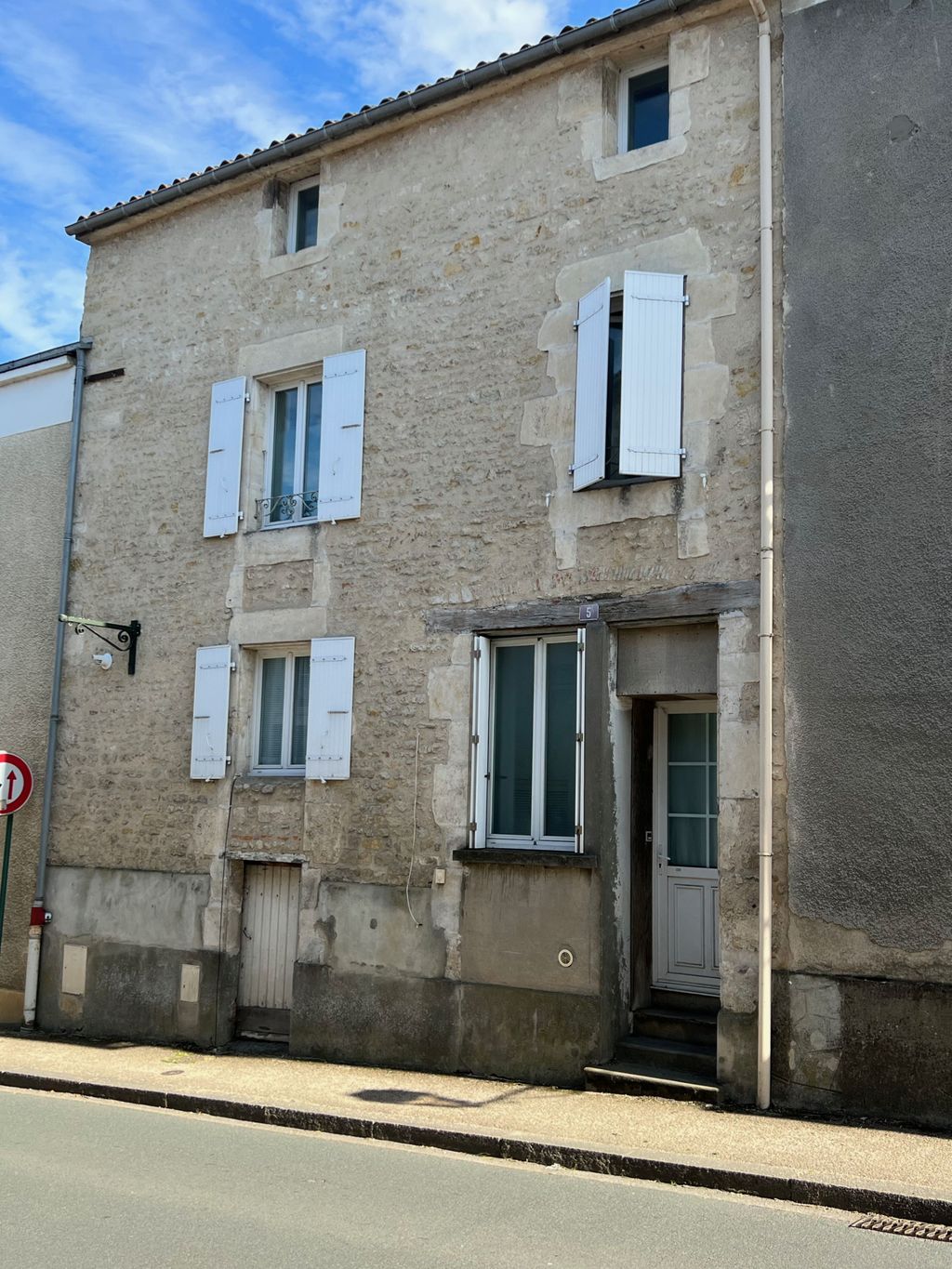 Achat maison à vendre 3 chambres 98 m² - Sainte-Hermine