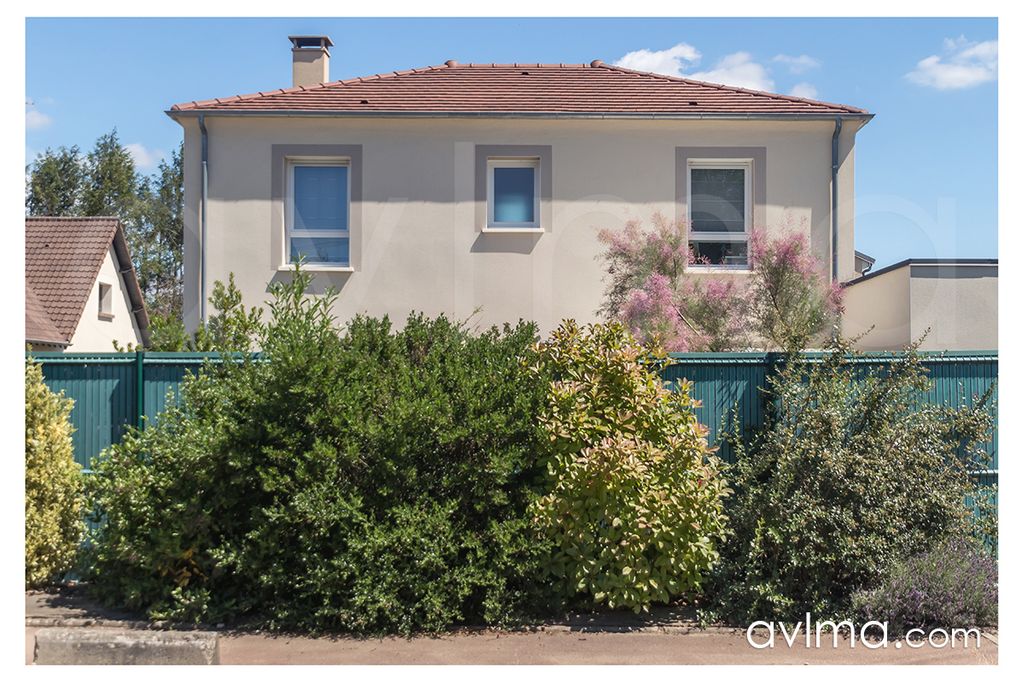 Achat maison à vendre 4 chambres 133 m² - Saint-Nom-la-Bretèche