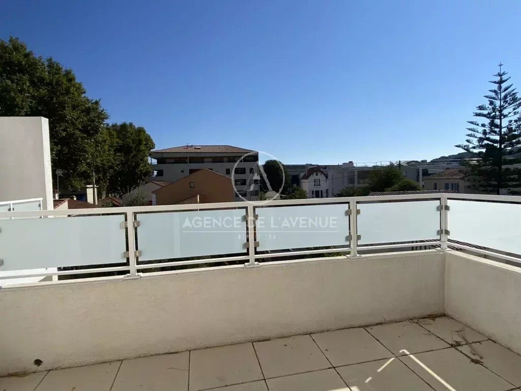 Achat appartement à vendre 3 pièces 74 m² - La Seyne-sur-Mer