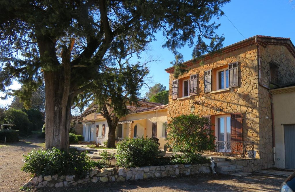 Achat maison à vendre 7 chambres 253 m² - Draguignan