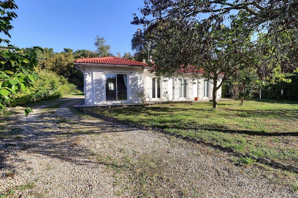 Achat maison à vendre 3 chambres 120 m² - Le Pian-Médoc