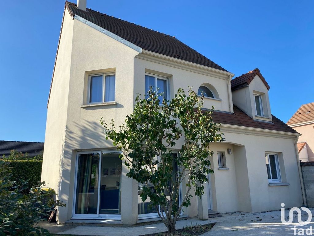 Achat maison à vendre 4 chambres 123 m² - Brie-Comte-Robert