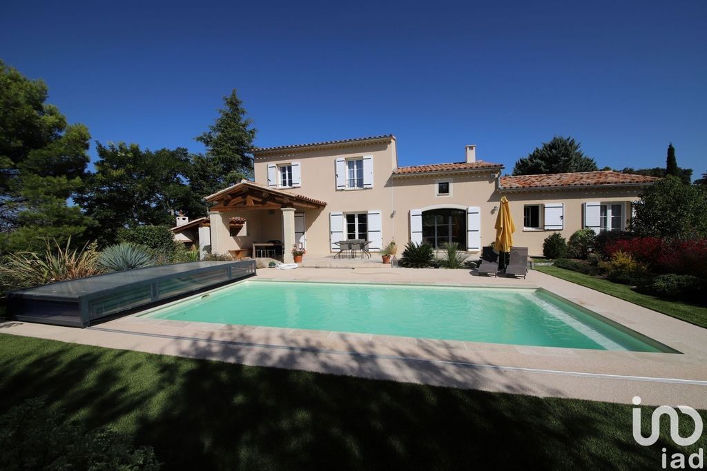 Achat maison à vendre 4 chambres 132 m² - La Roque-sur-Pernes