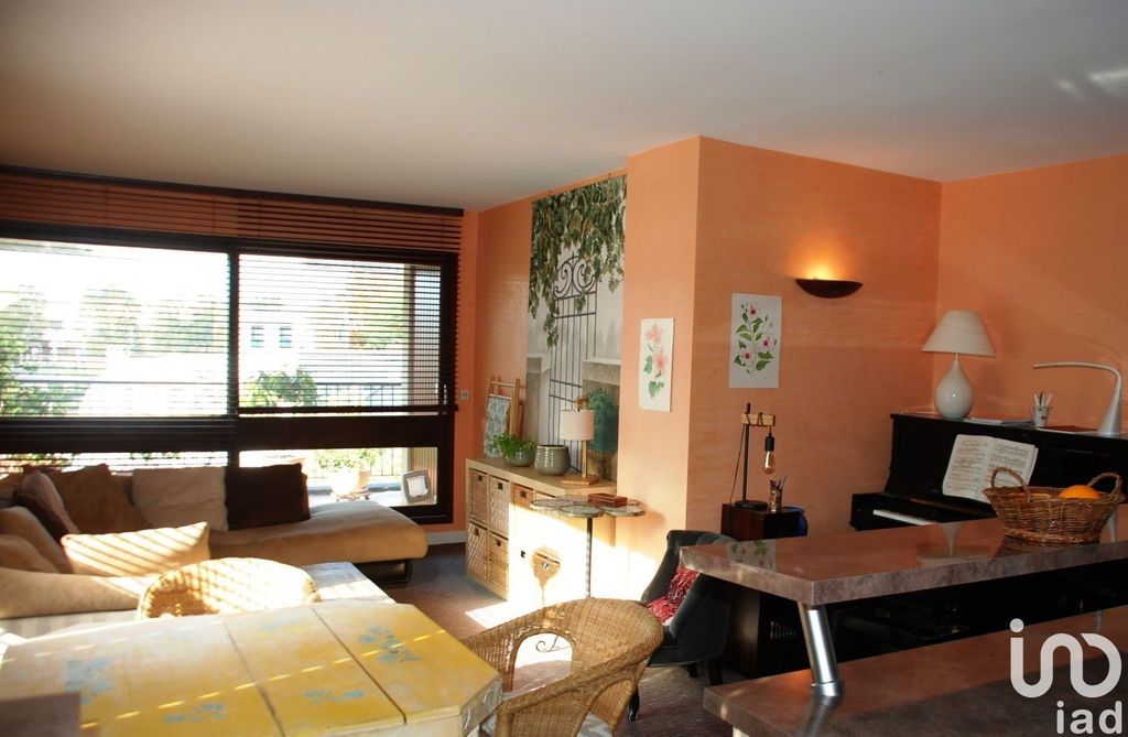 Achat appartement à vendre 3 pièces 75 m² - Rocquencourt