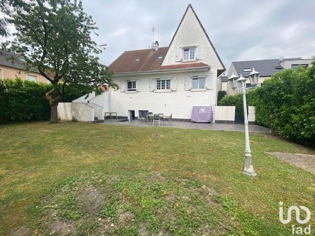 Achat maison à vendre 4 chambres 175 m² - Claye-Souilly