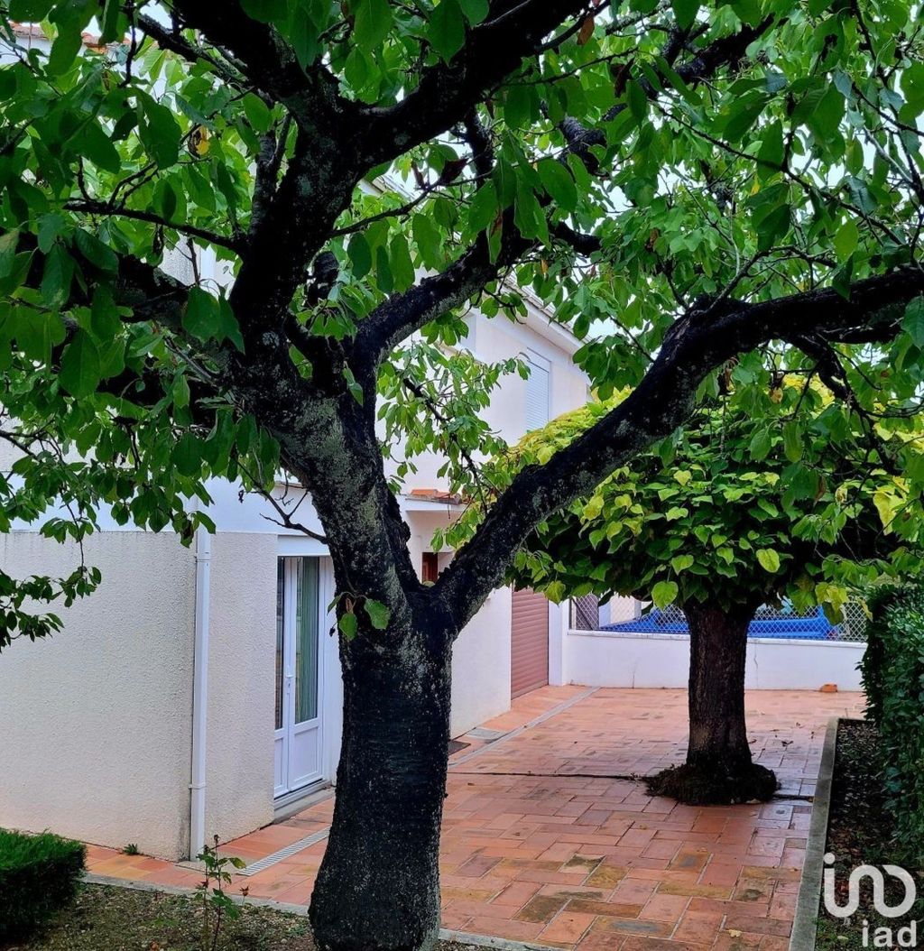 Achat maison à vendre 4 chambres 84 m² - La Rochefoucauld