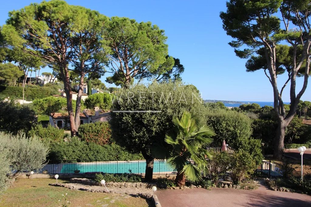 Achat maison à vendre 4 chambres 165 m² - Antibes