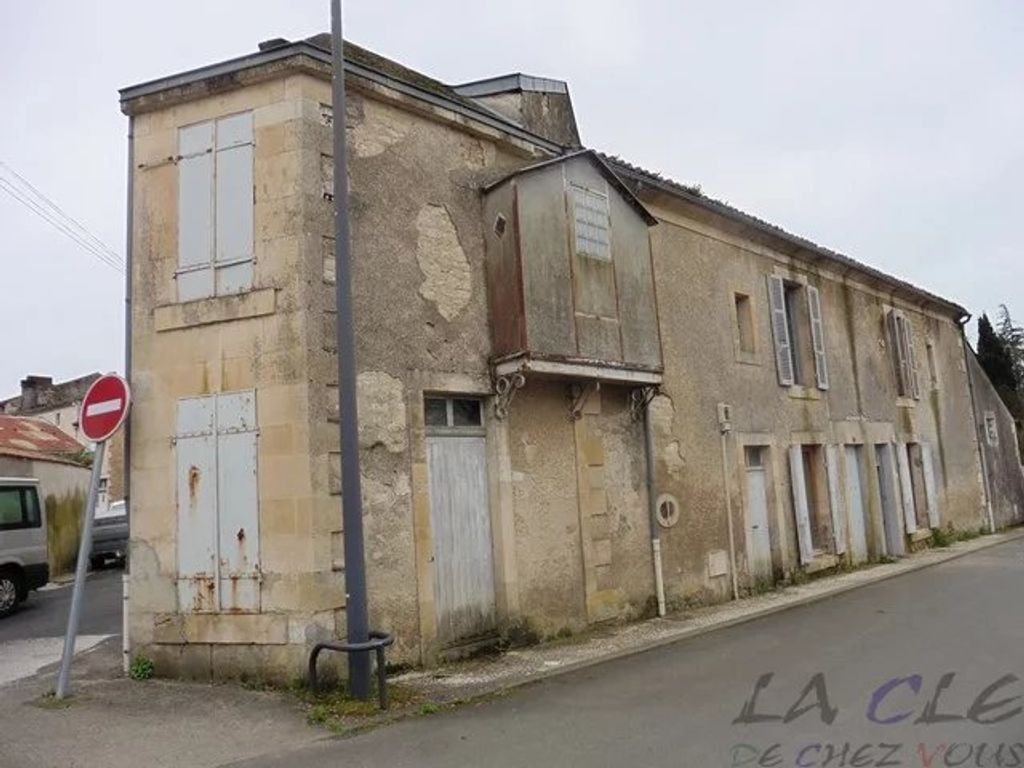 Achat maison à vendre 2 chambres 118 m² - Coulonges-sur-l'Autize