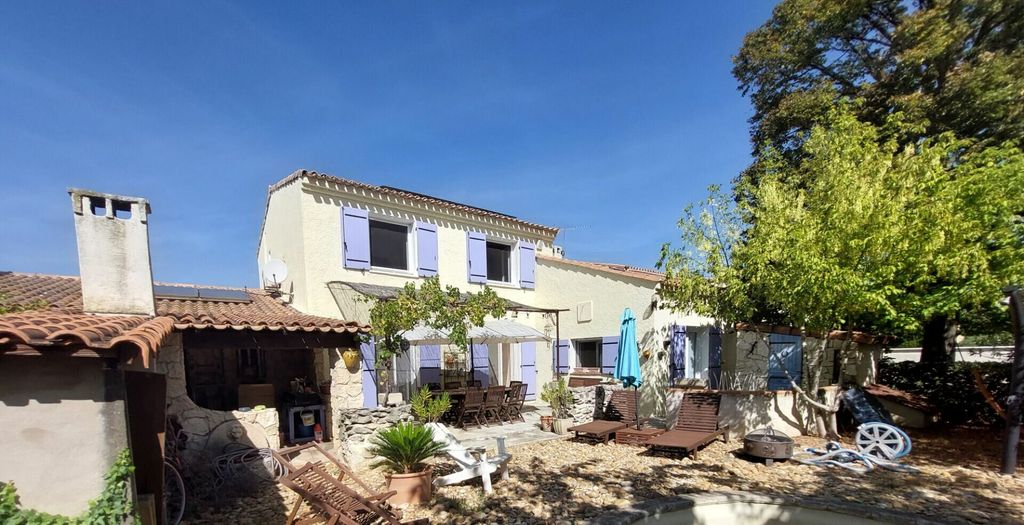 Achat maison à vendre 4 chambres 115 m² - Saint-Martin-de-Crau