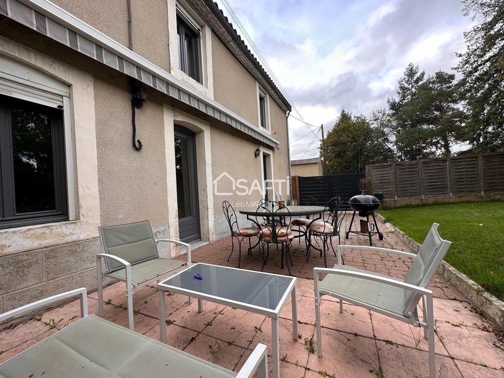 Achat maison à vendre 4 chambres 144 m² - Beaupréau-en-Mauges