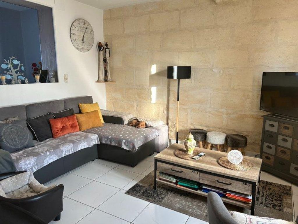 Achat maison à vendre 3 chambres 98 m² - La Lande-de-Fronsac
