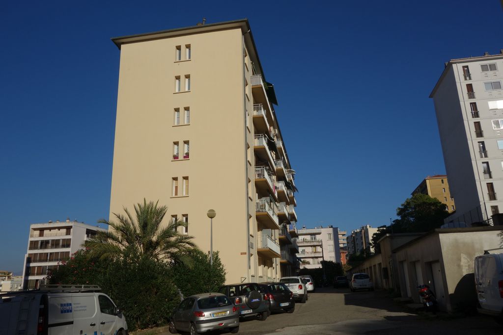 Achat appartement à vendre 3 pièces 54 m² - Ajaccio