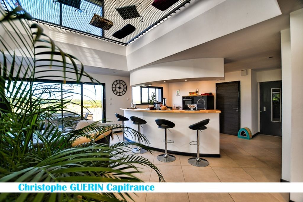 Achat maison à vendre 4 chambres 285 m² - Angoulême