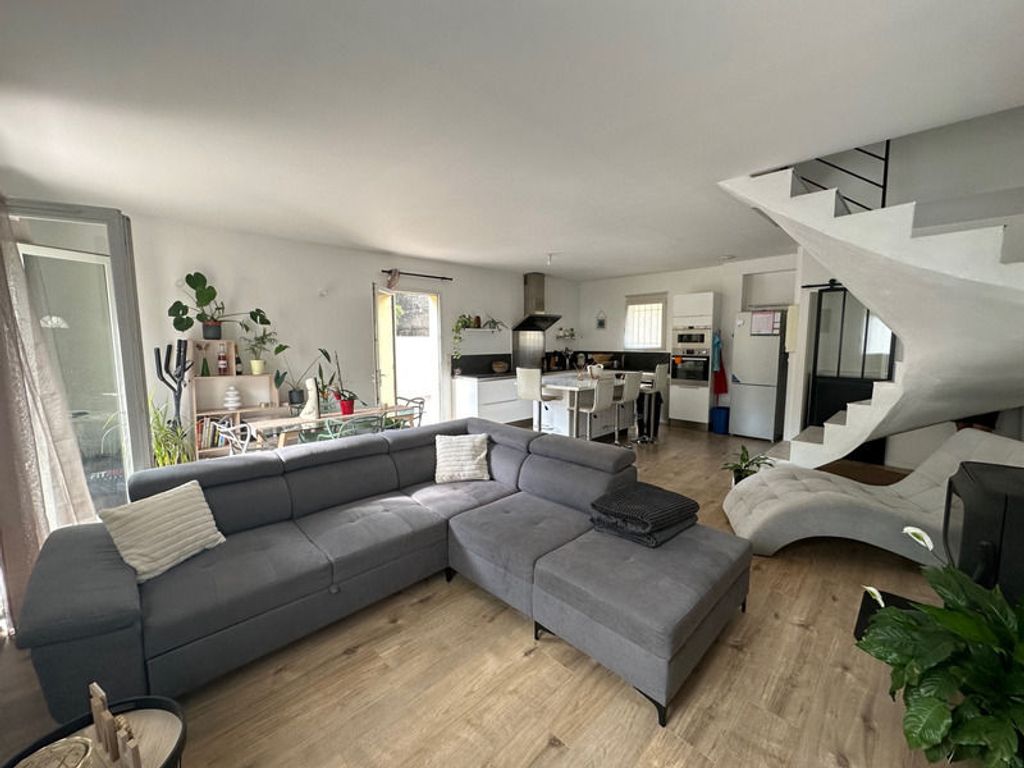 Achat maison à vendre 3 chambres 84 m² - Le Puy-Sainte-Réparade