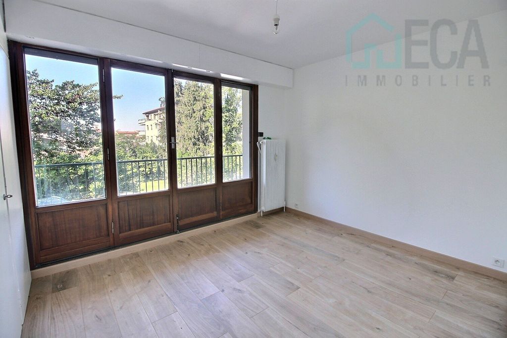 Achat appartement à vendre 5 pièces 106 m² - Bourgoin-Jallieu