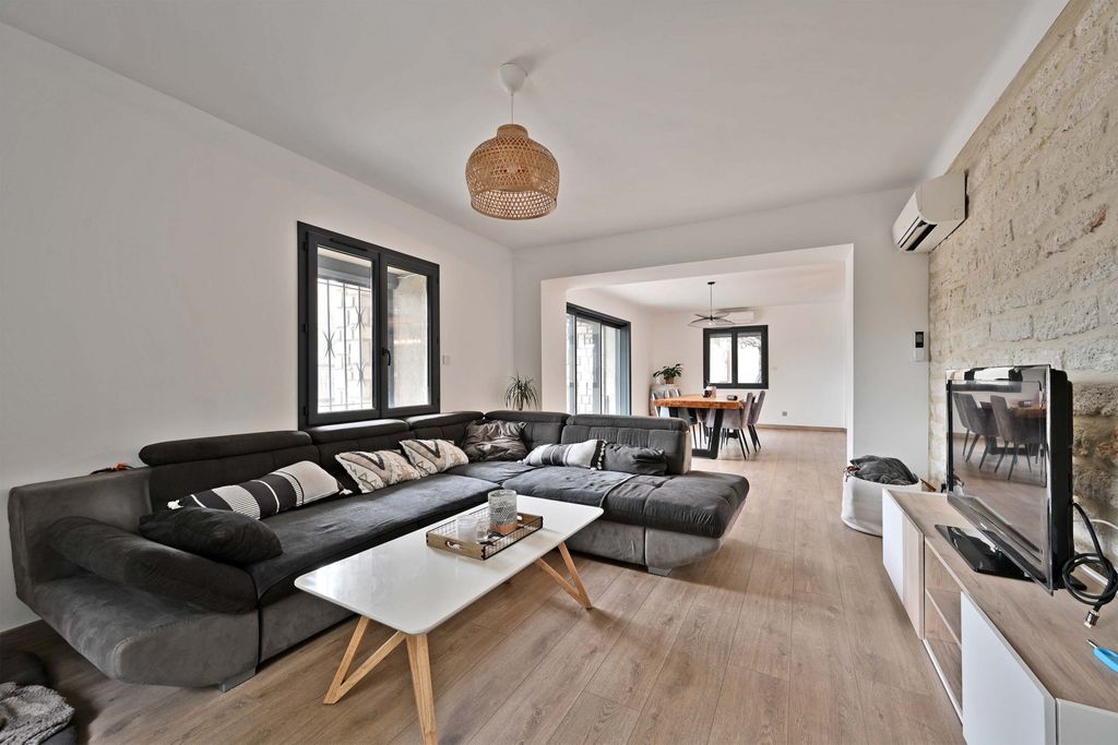 Achat maison à vendre 4 chambres 155 m² - Aimargues