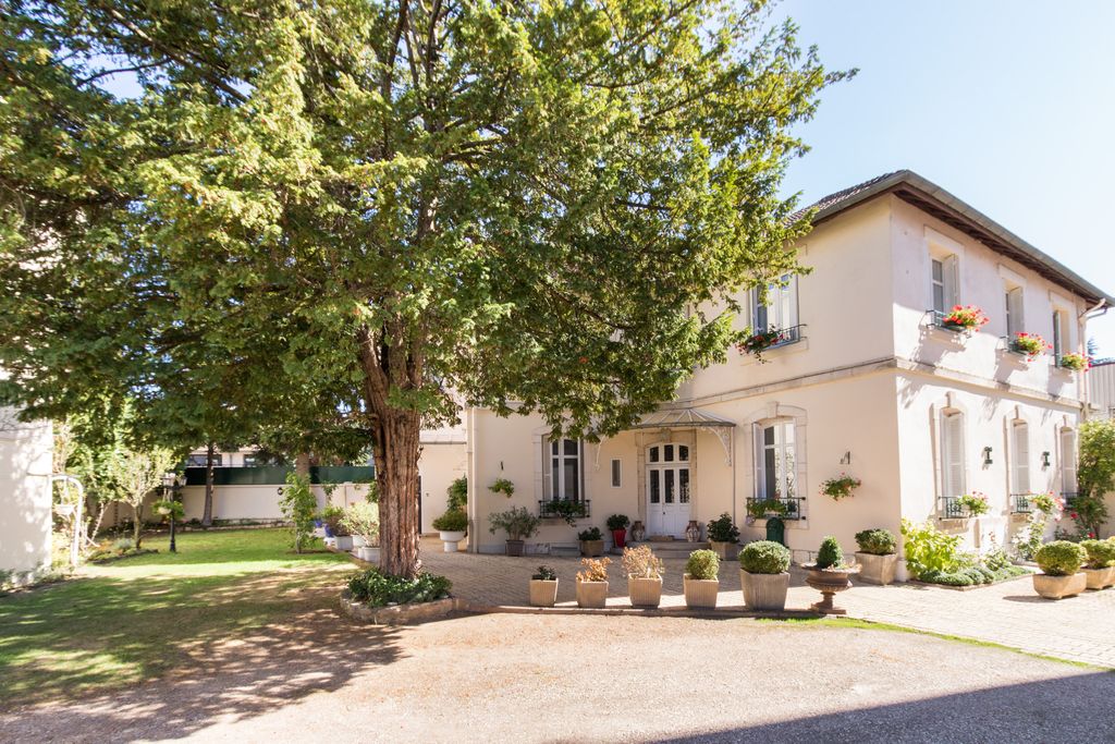 Achat maison à vendre 5 chambres 361 m² - Dijon