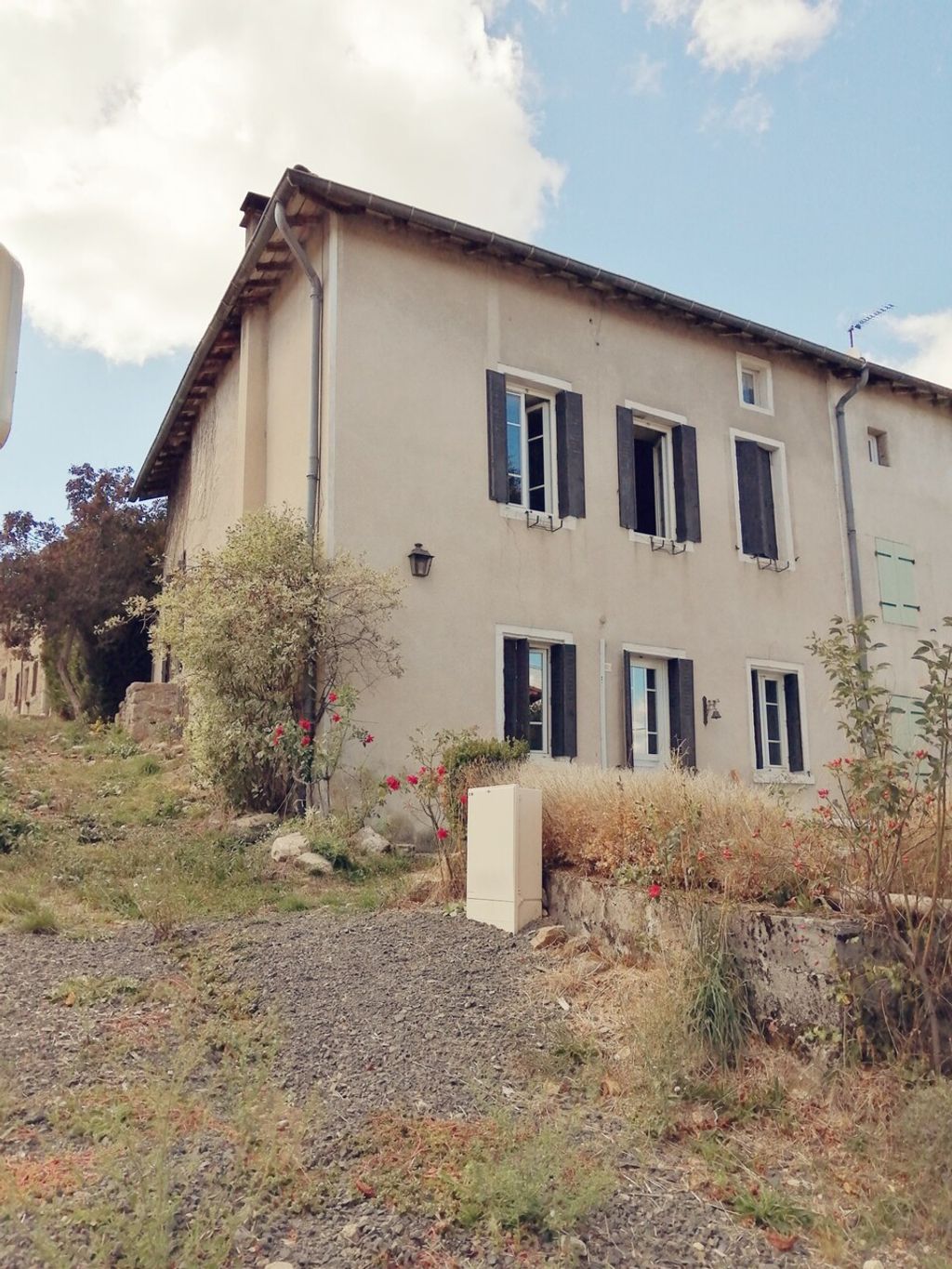 Achat maison à vendre 3 chambres 113 m² - Bellevue-la-Montagne