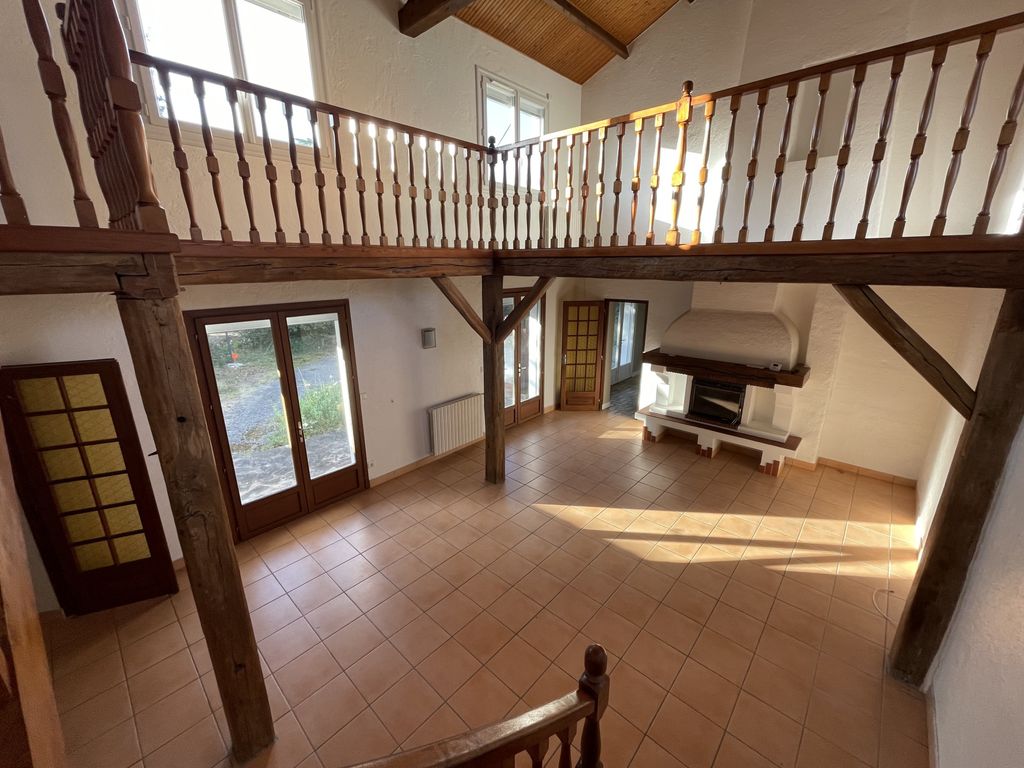 Pont-Saint-Martin : Maison 1 Chambre 82 M² - Séjour De 37 M² - Garage ...