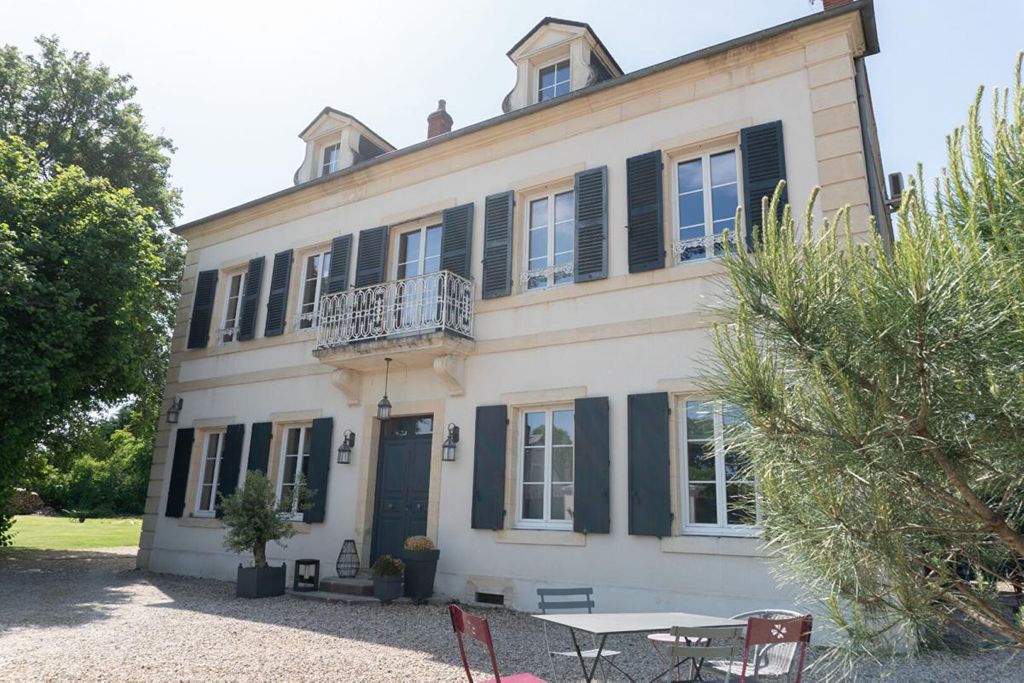 Achat maison à vendre 4 chambres 290 m² - Guérigny