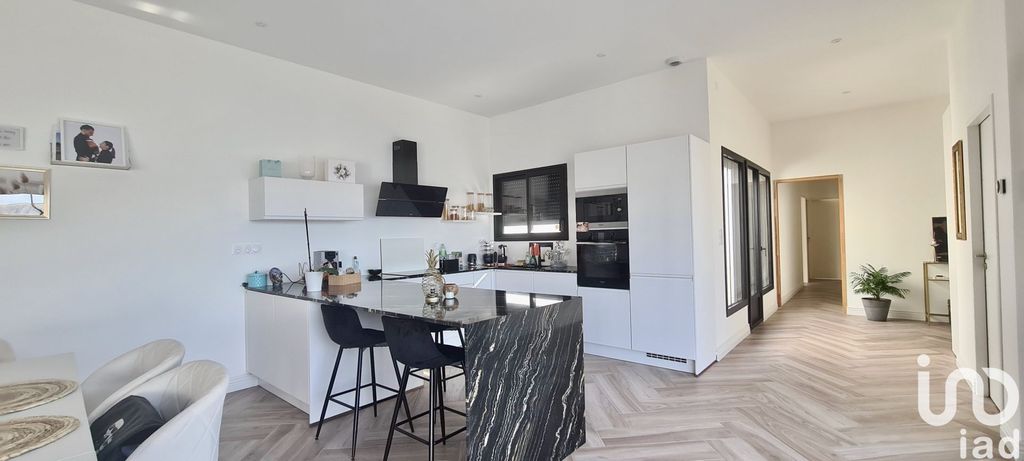 Achat maison à vendre 4 chambres 137 m² - Ferrières