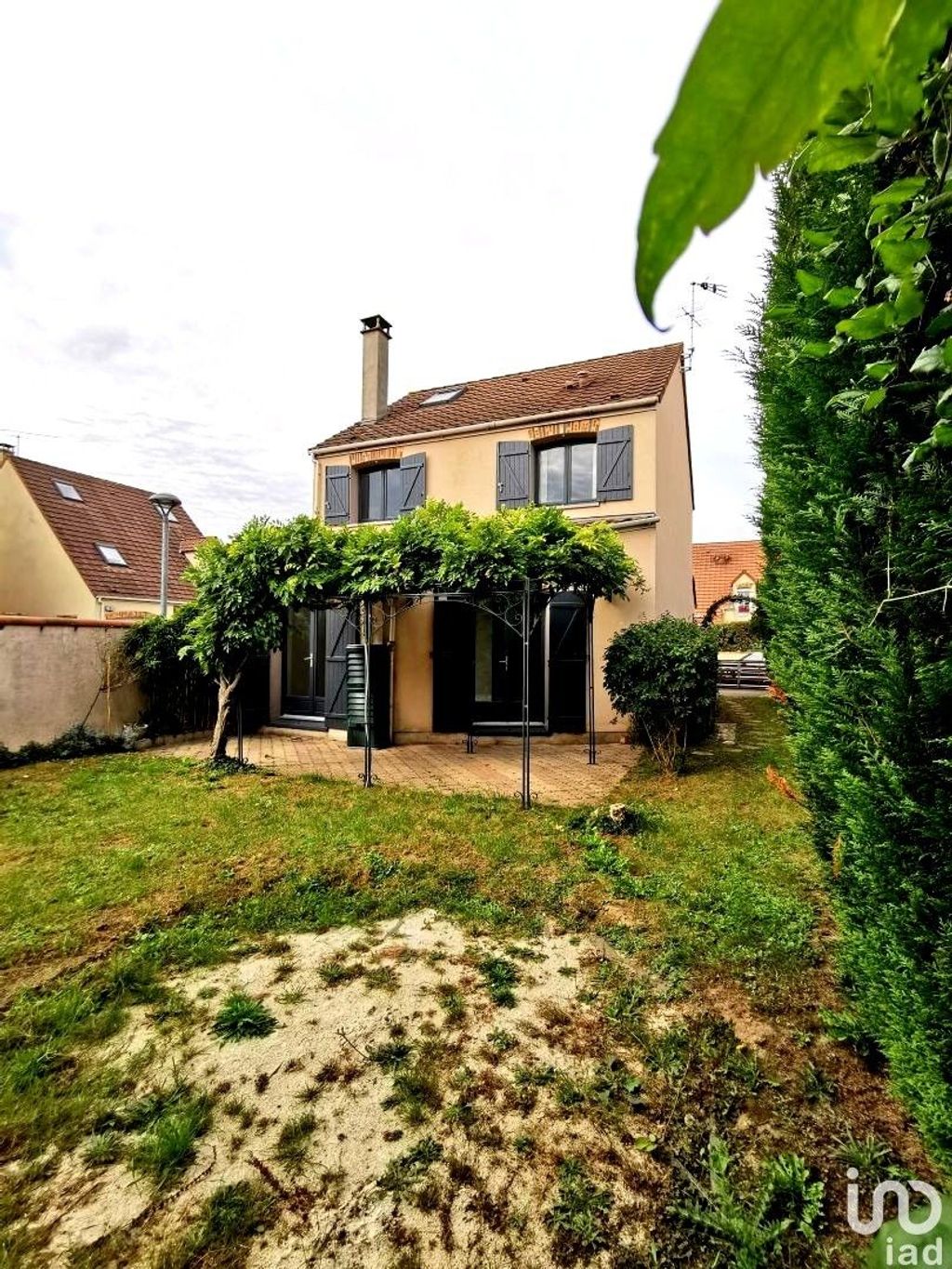 Achat maison à vendre 3 chambres 83 m² - Brie-Comte-Robert