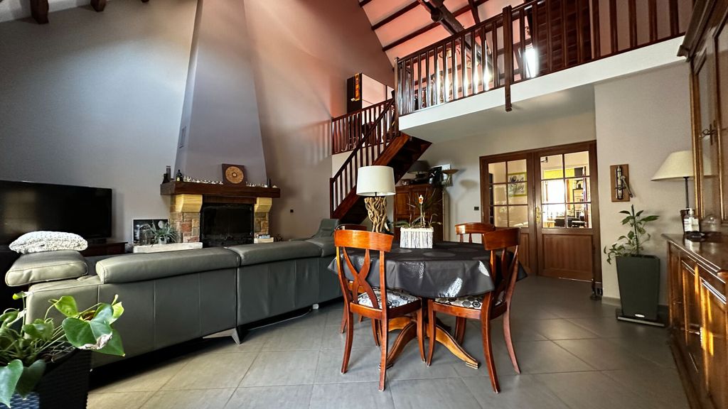 Achat maison à vendre 4 chambres 176 m² - Livry-Gargan