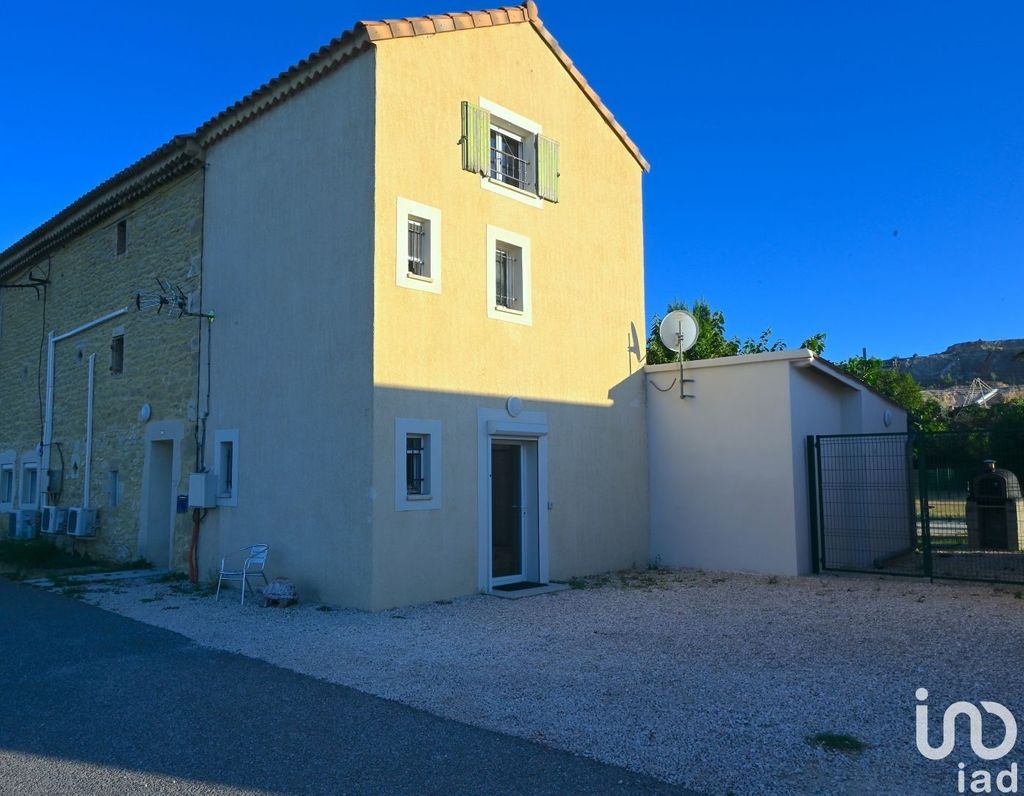 Achat maison à vendre 3 chambres 85 m² - Saint-Geniès-de-Comolas