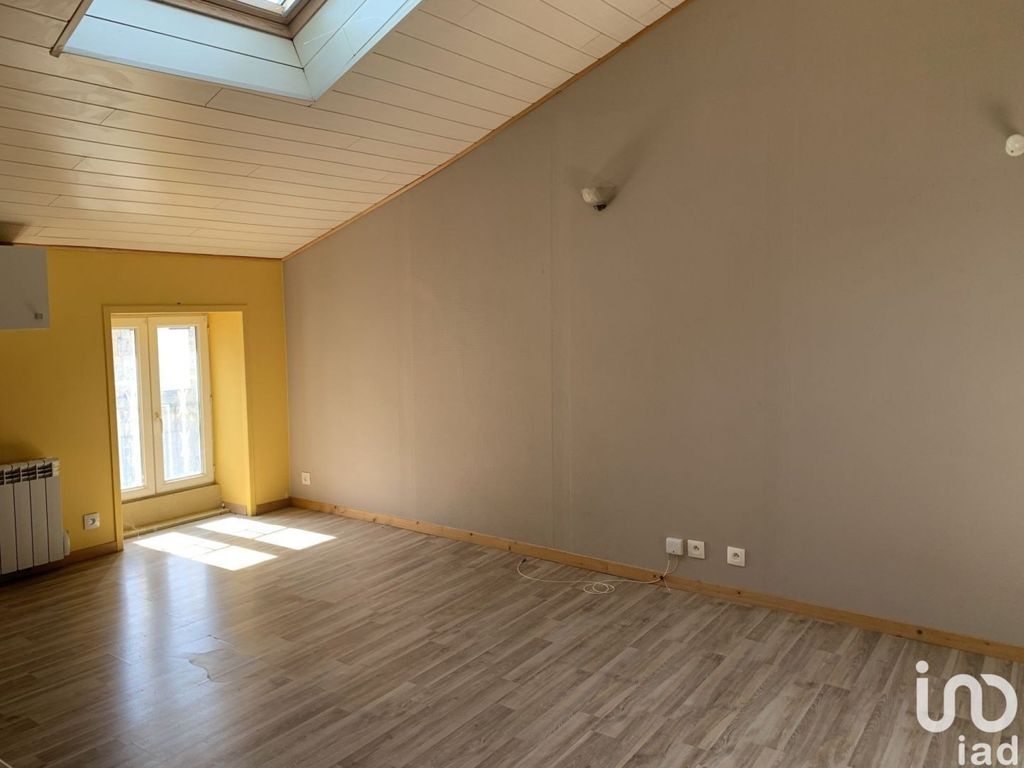 Achat appartement à vendre 6 pièces 127 m² - Villebois-Lavalette