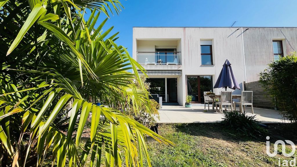 Achat maison à vendre 3 chambres 108 m² - Saint-Jacques-de-la-Lande