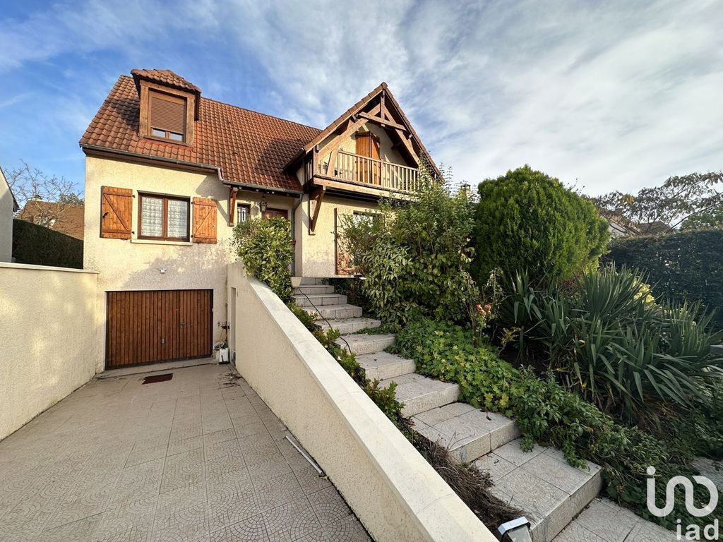 Achat maison à vendre 3 chambres 132 m² - Livry-sur-Seine