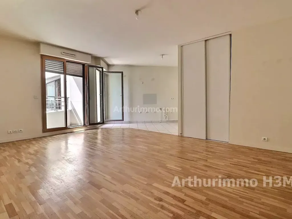 Achat appartement à vendre 3 pièces 61 m² - Saint-Ouen