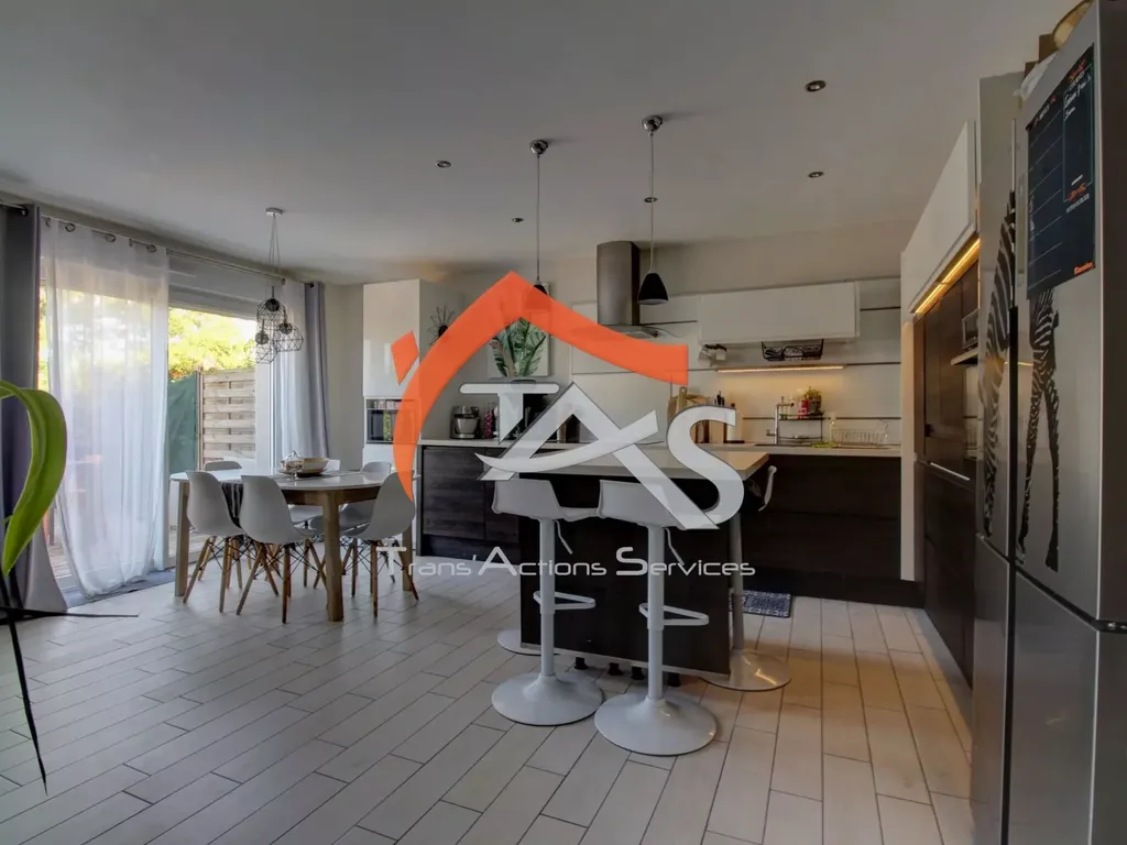 Achat maison à vendre 3 chambres 93 m² - Saint-Chamond
