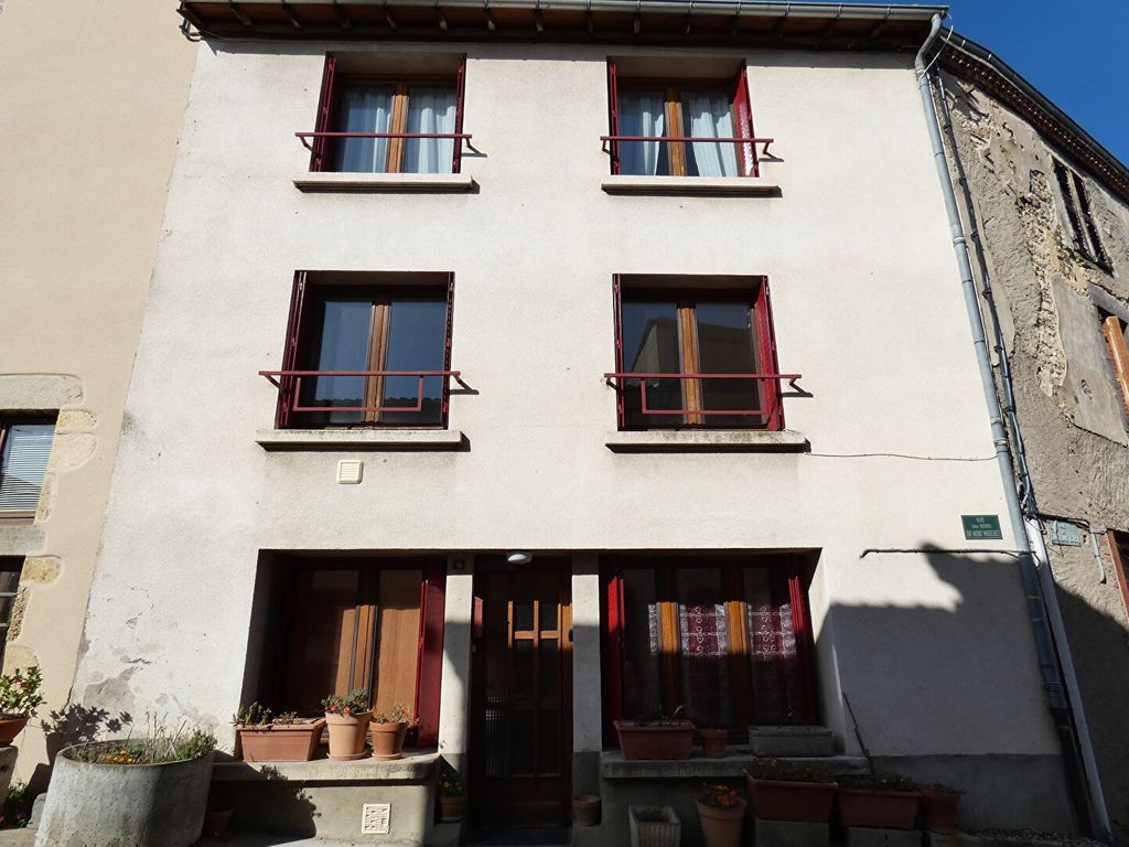 Achat maison à vendre 4 chambres 93 m² - Vertaizon