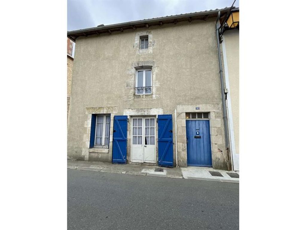 Achat maison à vendre 2 chambres 103 m² - Usson-du-Poitou