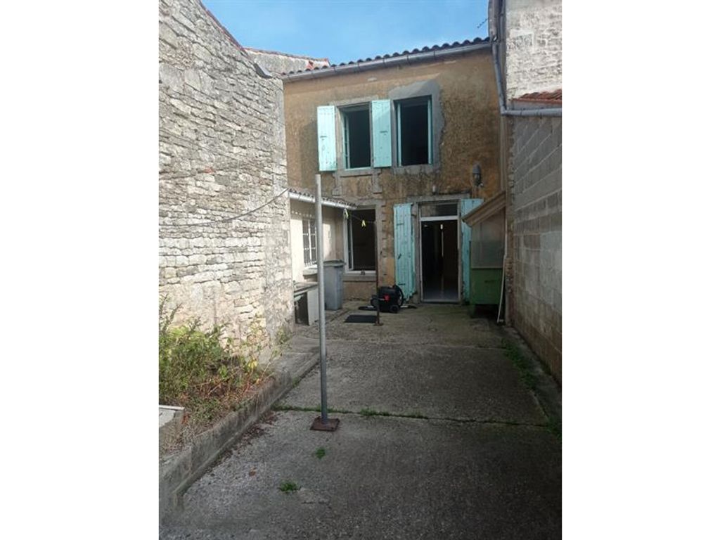 Achat maison à vendre 3 chambres 115 m² - Ciré-d'Aunis