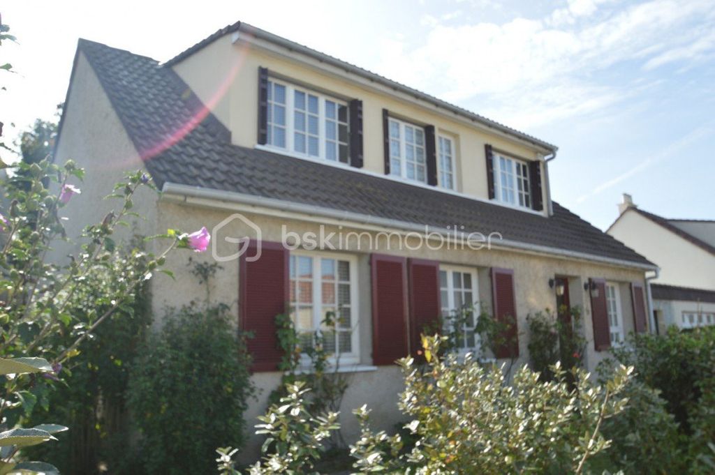 Achat maison à vendre 4 chambres 170 m² - Claye-Souilly