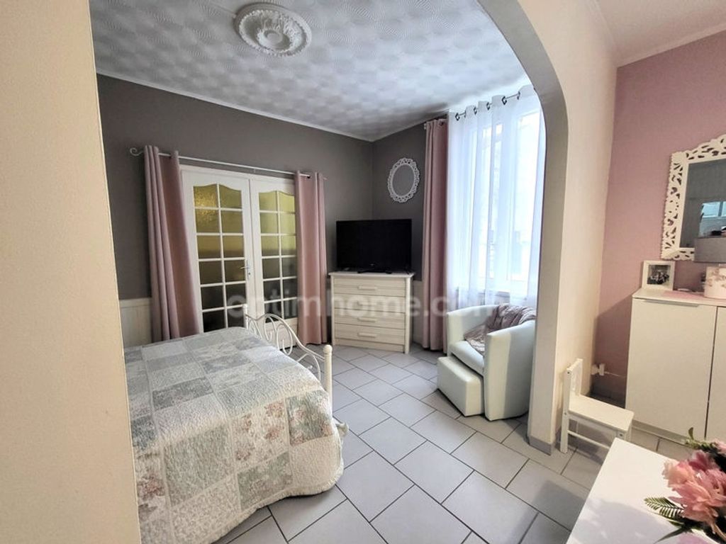 Achat maison à vendre 2 chambres 106 m² - Angoulême