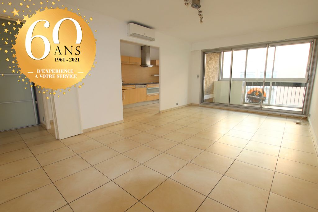 Achat appartement à vendre 3 pièces 70 m² - Saint-Raphaël
