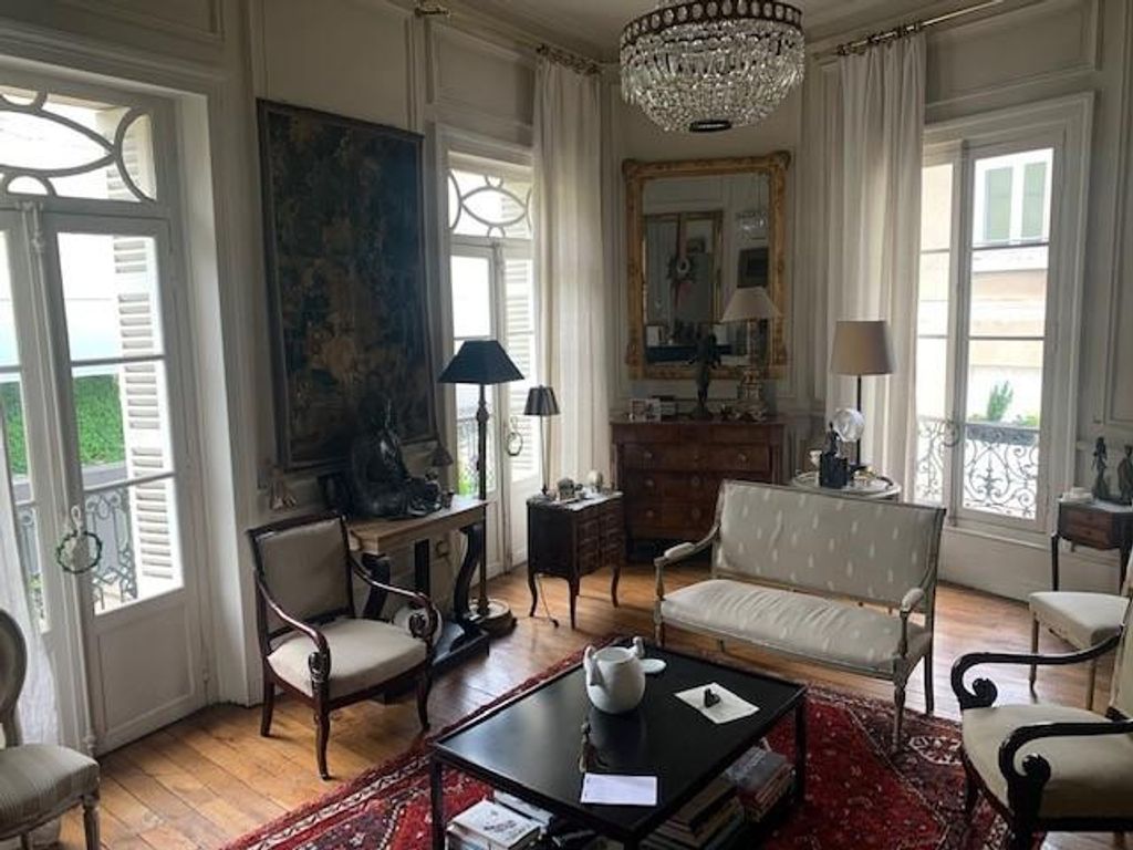Achat maison à vendre 5 chambres 200 m² - Poitiers