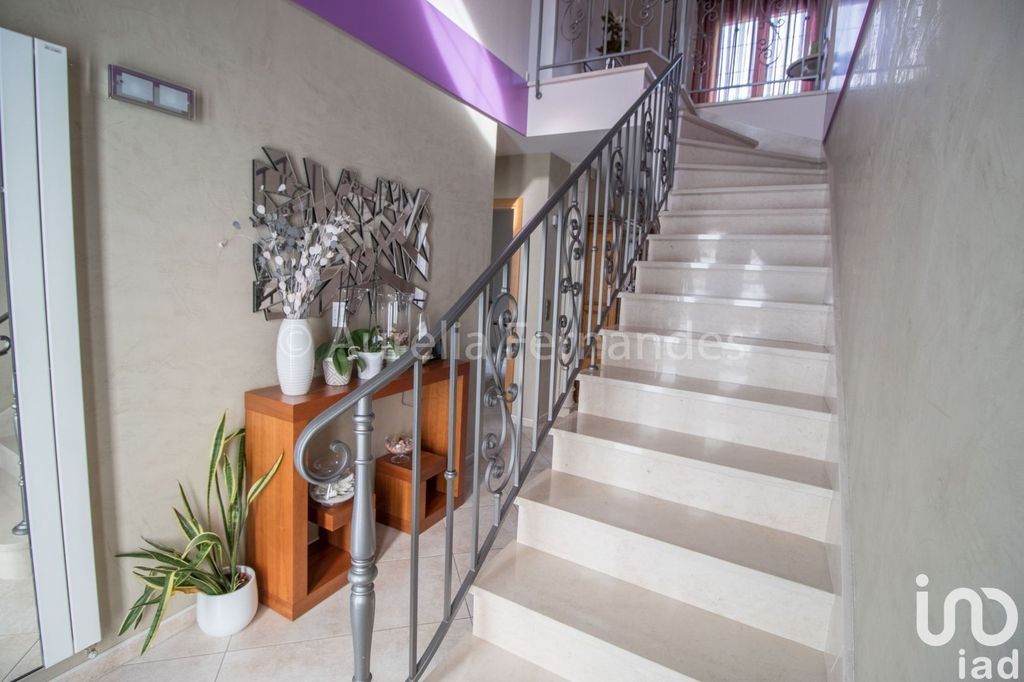 Achat maison à vendre 4 chambres 149 m² - Ormesson-sur-Marne