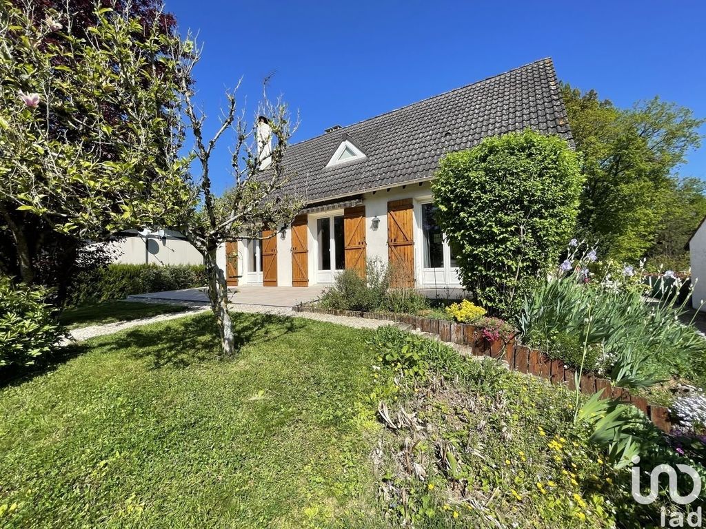 Achat maison à vendre 4 chambres 123 m² - Champs-sur-Yonne