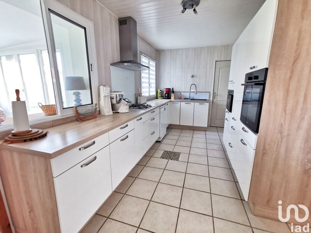 Achat maison à vendre 3 chambres 108 m² - Surtainville